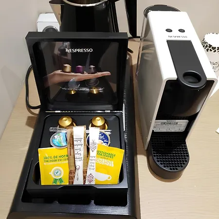 Int13 Via De Filippi ホテル