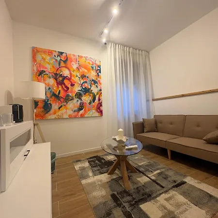 Guest house Int13 Via De Filippi