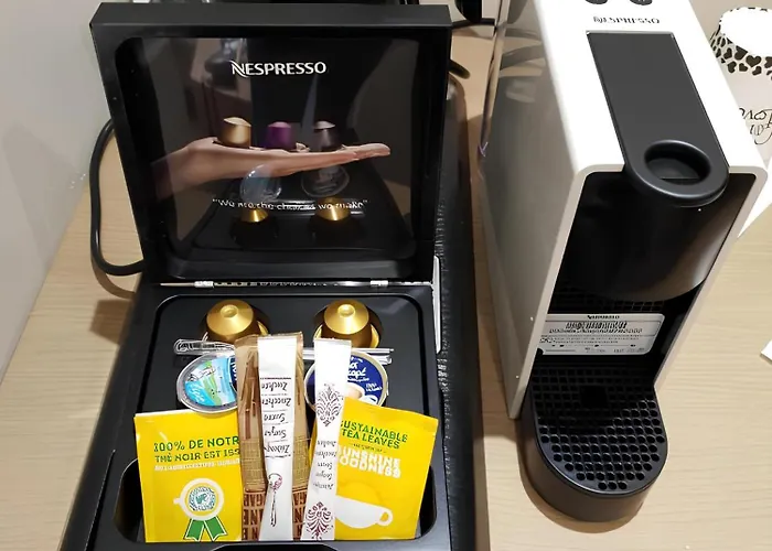 Int13 Via De Filippi מלון